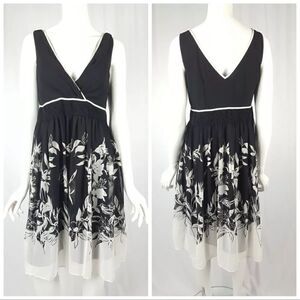 Metro 22 Size Small Black & White Floral Surplice Sleeveless Midi Dress Casual